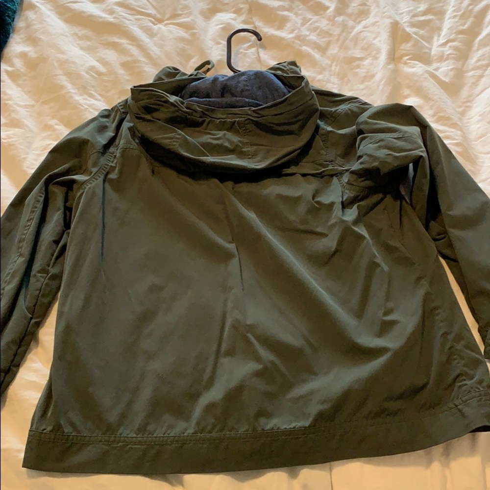 Green jacket - Picture 2 of 2